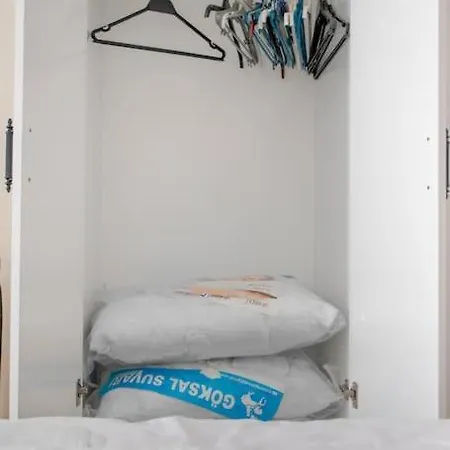 Apartamento Large In A Quiet Area